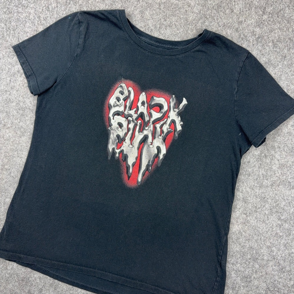 Blackpink T-Shirt Womens Medium Black Chrome Heart Graphic Streetwear K-Pop Tee